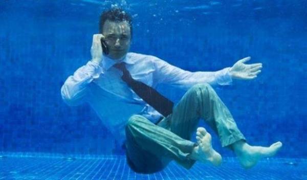 آيفون 7.. إني أتكلم تحت الماء!