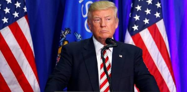 ترامب يجري تعديلات في فريقه الانتخابي ويعين صحفي رئيسا للحملة