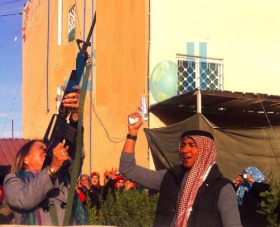 فلك الجمعاني وزوجها يوسف عريقات يخوضان الانتخابات .. فهل تستبدل رشاش M16 بالمدفع!