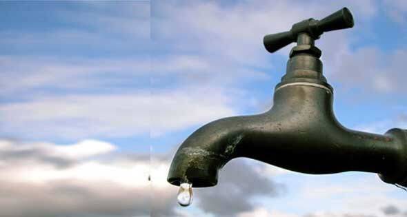 شركة المياه تستمر في قطع المياه عن عدد من المناطق والمحافظات غير أبهة بعطش المواطنين