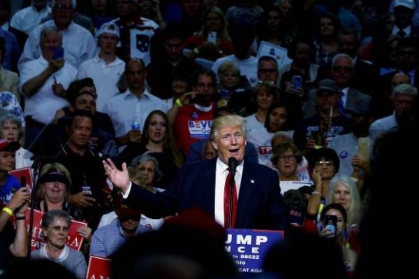 ترامب يدعو لتعيين ممثل ادعاء خاص للتحقيق في مؤسسة كلينتون