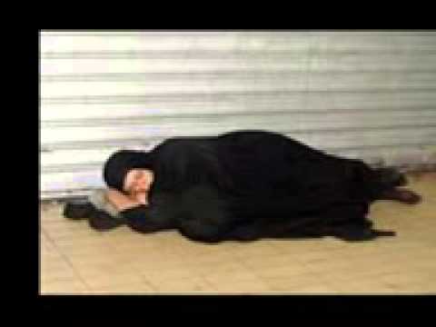 عمان.. مواطن يحصل على حكم قضائي بطرد والدته من منزلها ويقاضيها