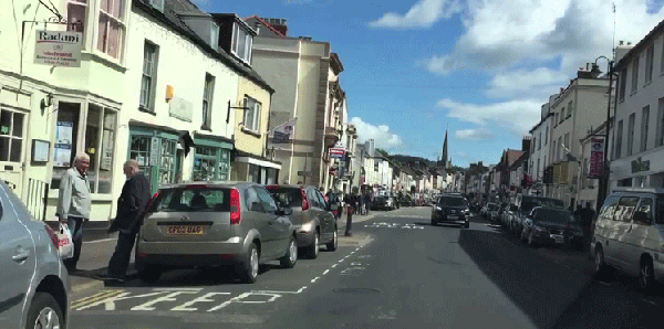 لماذا يسير البريطانيون على الجهة اليسرى وباقي العالم على اليمنى؟