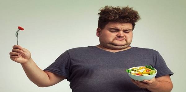 هذه الأطعمة تجعل رائحة الرجال أكثر جاذبية لدى النساء