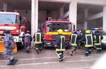 الدفاع المدني يتعامل مع حريق مستودع إسفنج في العاصمة