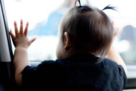 سيدة تنسى رضيعها داخل تكسي بالزرقاء ‎..!