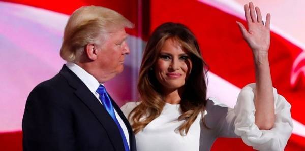 صرب البوسنة يصنعون حذاء لزوجة ترامب دعمًا لوصوله إلى البيت الأبيض