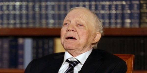 محام فلسطيني يدخل موسوعة غينيس عن أطول فترة ممارسة للمهنة