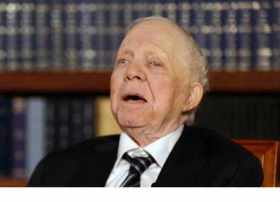 فلسطيني يدخل موسوعة جينيس كـصاحب أطول فترة مزاولة للمحاماة