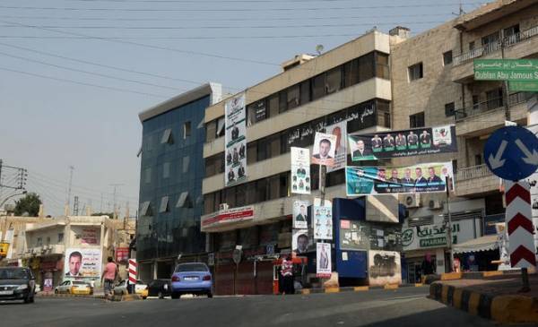 8 أحزاب تتقدم للحكومة بطلب سلفة من أجل الانتخابات