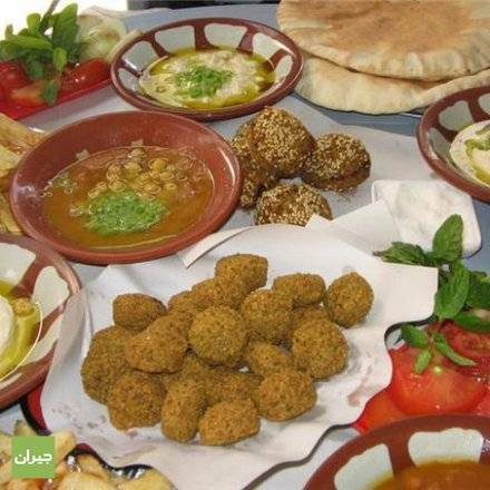 الحكومة تقرر تخفيض اسعار المأكولات الشعبية