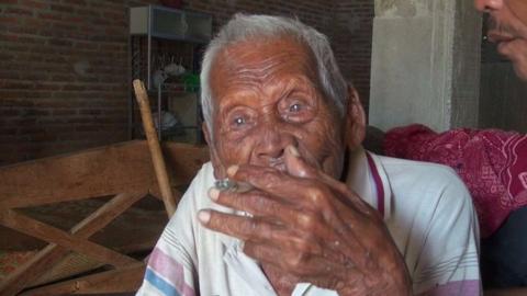 أندونيسي .. الرجل الأطول عمرا في التاريخ المسجل