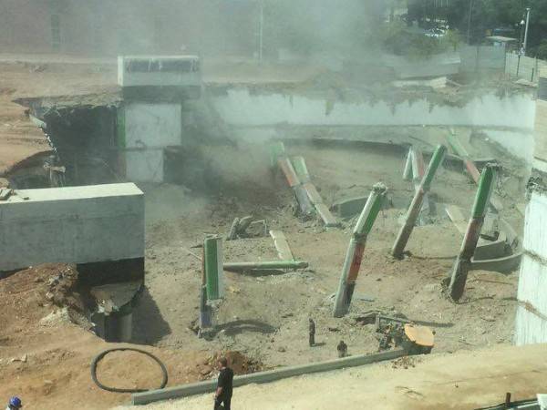 صور وفيديو... عشرات المصابين والعالقين بانهيار مبنى في تل أبيب