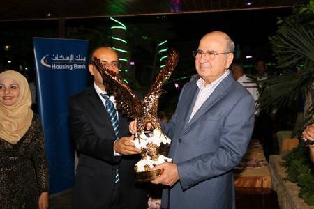 دولة طاهر المصري يرعى حفل نيفرتيتي التاسع لتكريم اوائل المملكة في الثانوية العامة – شاهد الصور