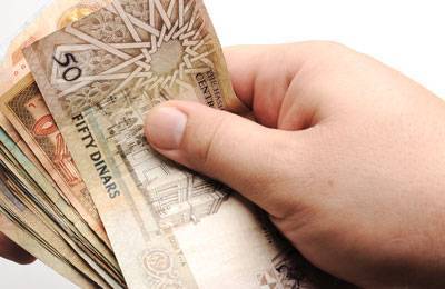 69  من دخل الأردنيين يُصرف للوفاء بالتزامات ديونهم