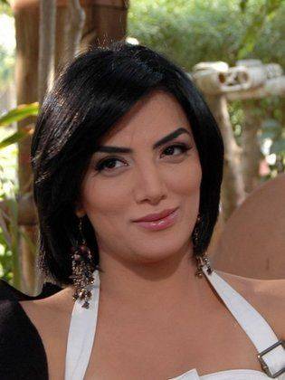 حورية فرغلي تؤدي مناسك الحج