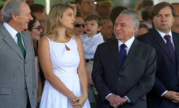 متظاهرون يسخرون من رئيس البرازيل في أول ظهور له في مناسبة رسمية 