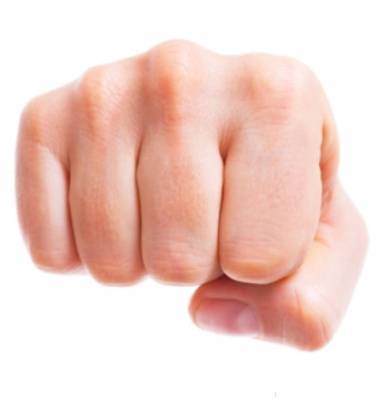 مرشح ونائب سابق في عمان الثانية يعتدي بالشتم والضرب على شرطي.. وتحويله الى المحكمة