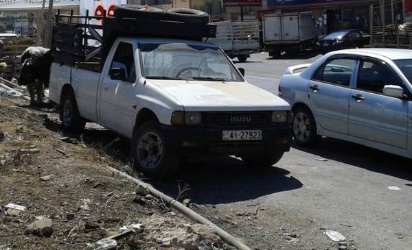 زرائب أغنام تسبب أزمة سير خانقة... بلا رقابة