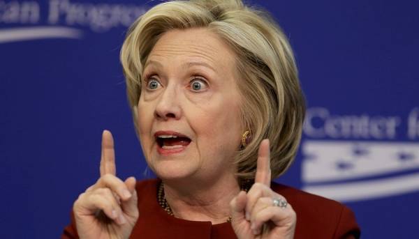 هيلاري كلينتون تعتذر