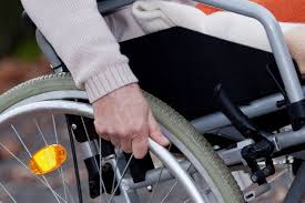 حملة الدكتوراه من ذوي الإعاقة يعتصمون ويطالبون باللجوء الإنساني