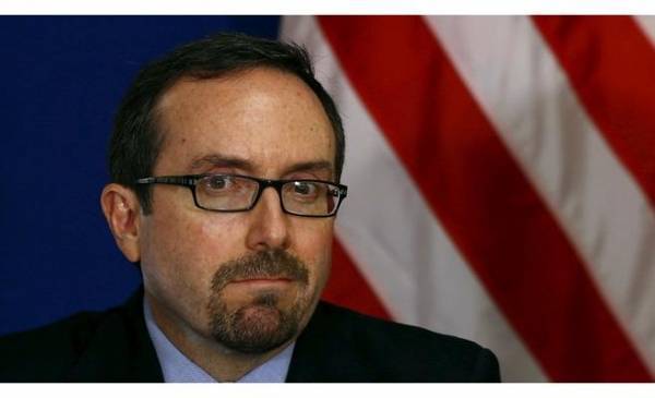 تركيا: السفير الأميركي تجاوز حدوده وعلى واشنطن تحذيره