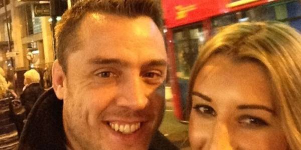 عرض زوجته للبيع على ebay فوصل سعرها إلى 66 ألف جنيه إسترليني بعد يومين