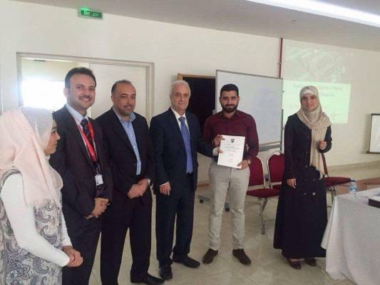 جامعة كوينز البريطانية تقيم دورة تدريبية ريادية لطلبة جامعة العلوم التطبيقية... شاهد الصور