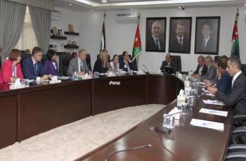 حماد: الحكومة حريصة على اجراء الانتخابات بنزاهة وشفافية عالية