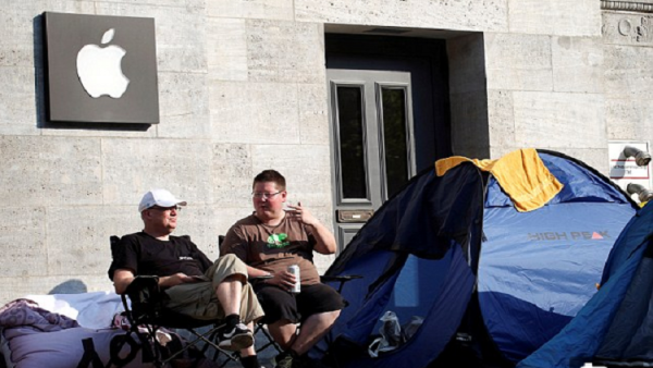 3 آلاف دولار سعر مكان الانتظار في طوابير آيفون 7