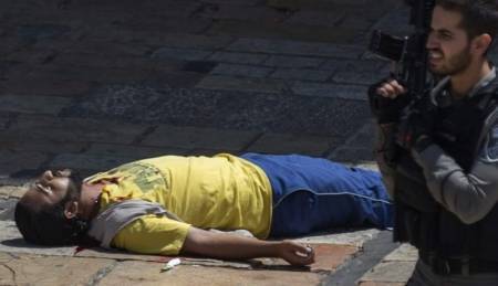 آخر ما قاله الشهيد العمرو لوالدته: بدي أصلي بالأقصى وأتزوج فلسطينية