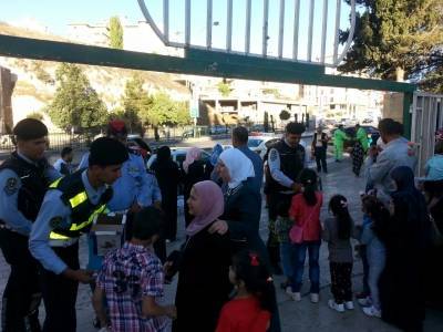 استمرار حملات التوعية المرورية للبنك الإسلامي الأردني وادارة السير المركزية