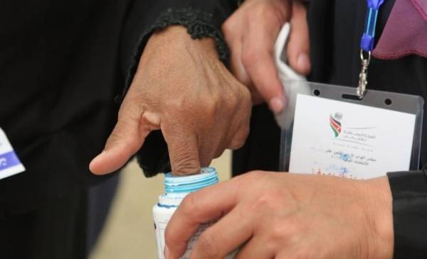 وزير الصحة ينفي شائعة التأمين الصحي الشامل لكل من صوت في الانتخابات النيابية.. ويوضح