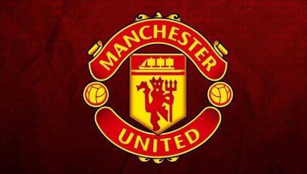 لاعبي مانشستر يتدربون في موقف السيارات ... فيديو