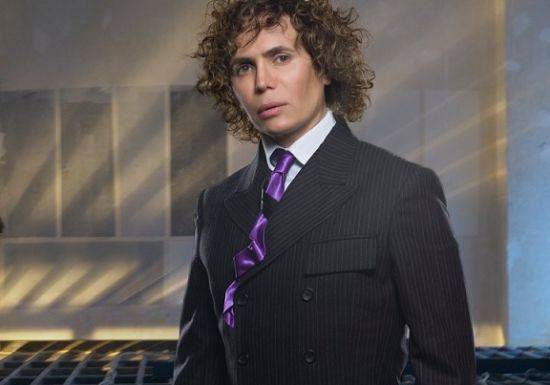 فنان عربي يعرض الزواج على أنجيلينا جولي ... من هو