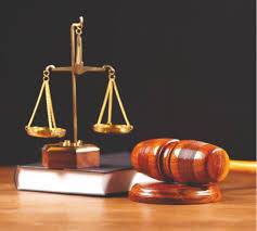 قانونيون : هذه عقوبة من حمل سلاحاً داخل مركز للإقتراع