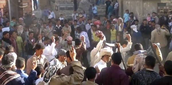 مختل عقليا يحوّل زفاف ابنته إلى مأتم بقنبلة قتلت 13 شخصًا واصابة 40