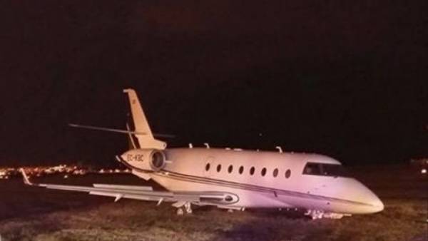 طائرة رونالدو تتعرض لحادث خطير في برشلونة!