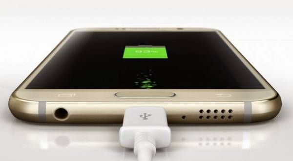 أكثر 3 أفعال خاطئة نفعلها عند شحن الهاتف تدمر البطارية