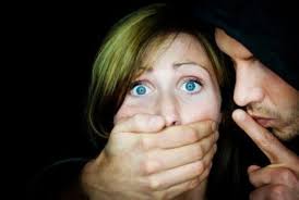 خطفها في وضح النهار ... شاهد الفيديو