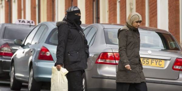 قانون بلغاري: تمنع المرأة من ارتداء النقاب ومن يخالف سيدفع غرامة مالية