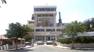 رامي شواوره أمر باغلاق باب القاعة.. والمحامي اياد البطاينة يحتفل باشهار كتابه على ادراج مجمع النقابات!!