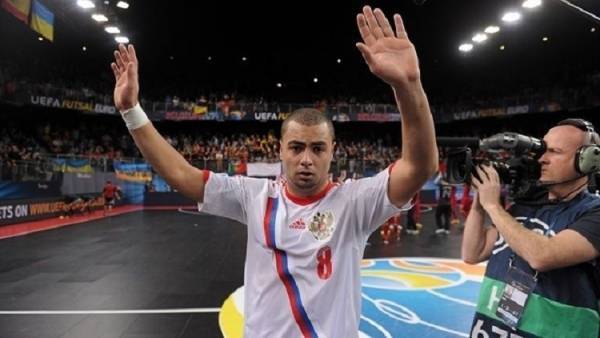 مشهد مؤثر ورائع في بطولة العالم لكرة الصالات