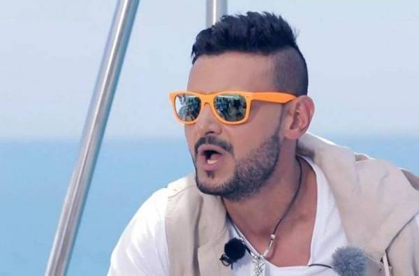 بعيداً عن المقالب.. هذا ما يفعله رامز جلال!