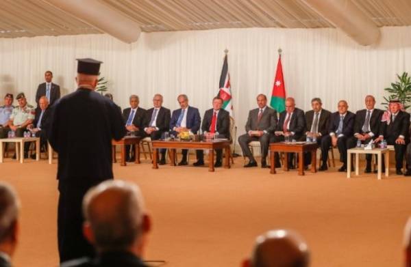 جلالة الملك يهنىء الشعب بنجاح الانتخابات ويشكر الهيئة، ويؤكد على مواجهة التعدي على وحدتنا ونسيجنا الوطني بحزم