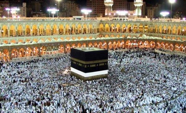 تحذير من إغلاق شركات الحج والعمرة بسبب الرسوم السعودية