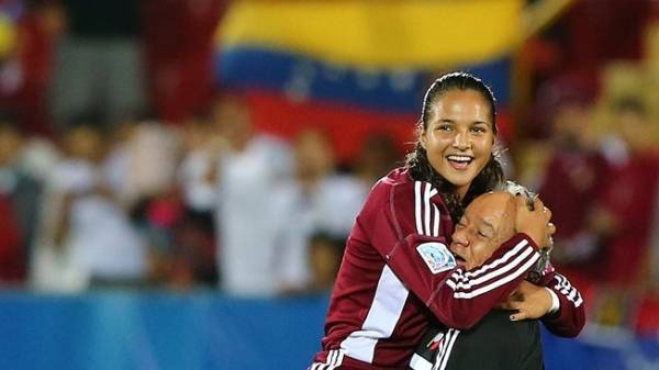 بالفيديو.. هدف عابر للقارات لم تلتقطه حتى بعض الكاميرات!