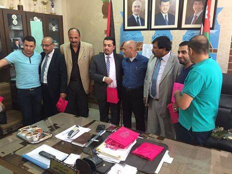 النائب اندريه العزوني يكرم 3 الاف معلم ومعلمة في وقت هرول به النواب للحصول على امتيازات المجلس