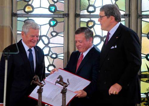 الملك يتسلم جائزة ويستفاليا في ألمانيا  صور