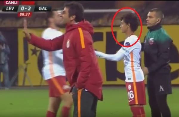 لاعب عمره 14 عاما في صفوف الفريق التركي الاول غلطا سراي (فيديو)